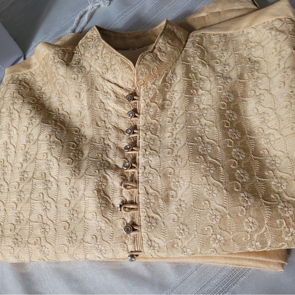 Men’s L Gold Beige Sherwani Kurta Pyjama Set NWOT